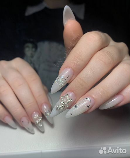 Мастер креативного маникюра и смарт-педикюра