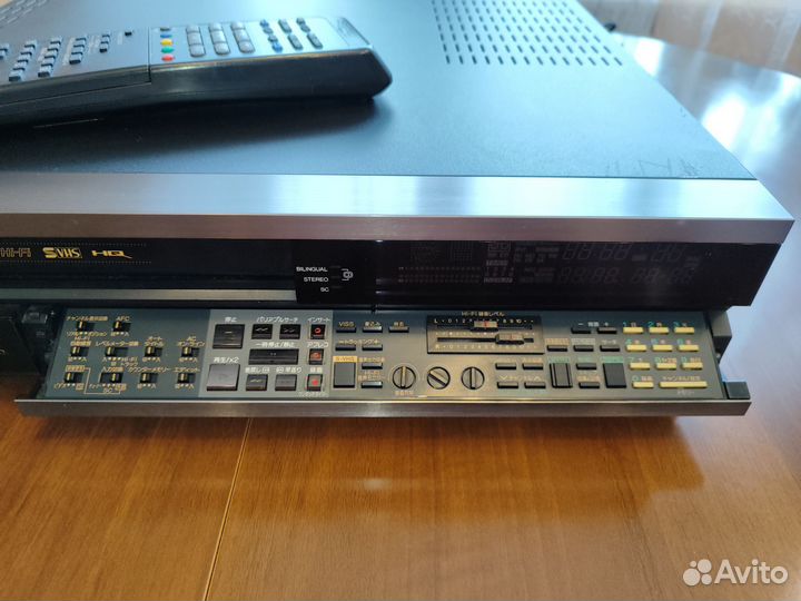 Видеомагнитофон S VHS Victor HR-S8000