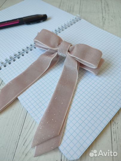 Бархатный бант на заколке-автомат