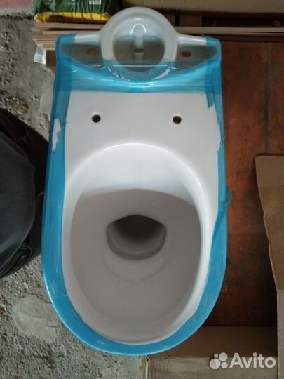Унитаз новый