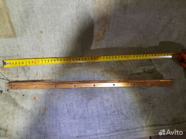 Петля рояльная