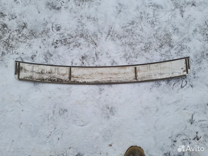 Накладка на задний бампер для Toyota Highlander 2