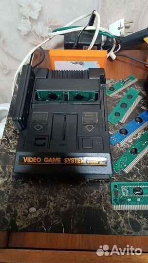 Две игровые приставки Dendi