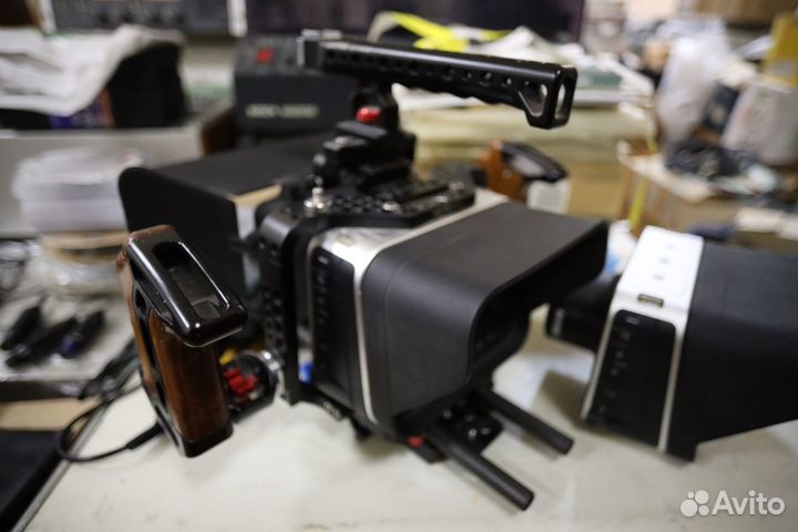 Три кинокамеры Blackmagic Production camera 4K