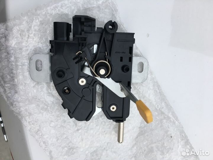 Ford Monbeo замок капота EZC-FR-005 Ford 1 490 196