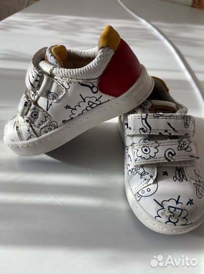 Кроссовки детские