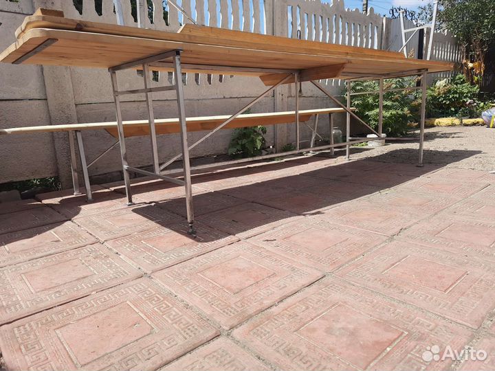 Стол со скамейками