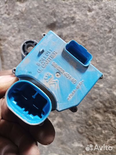 Блок управления вентилятором Peugeot Citroen