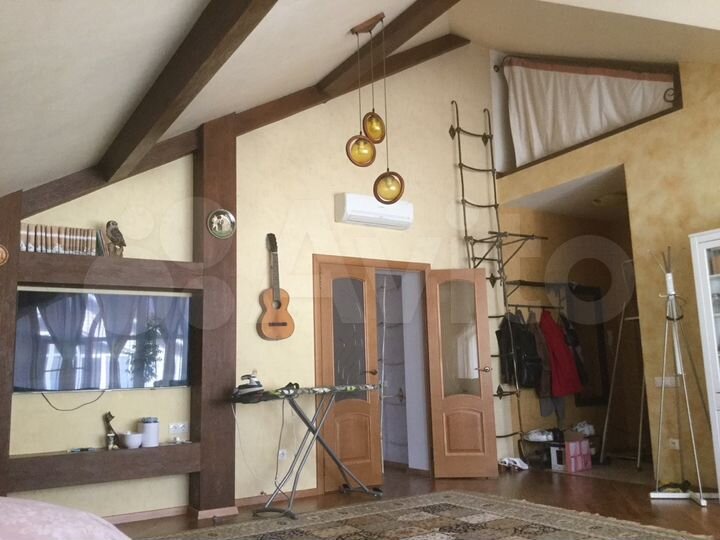 2-к. квартира, 89 м², 4/4 эт.