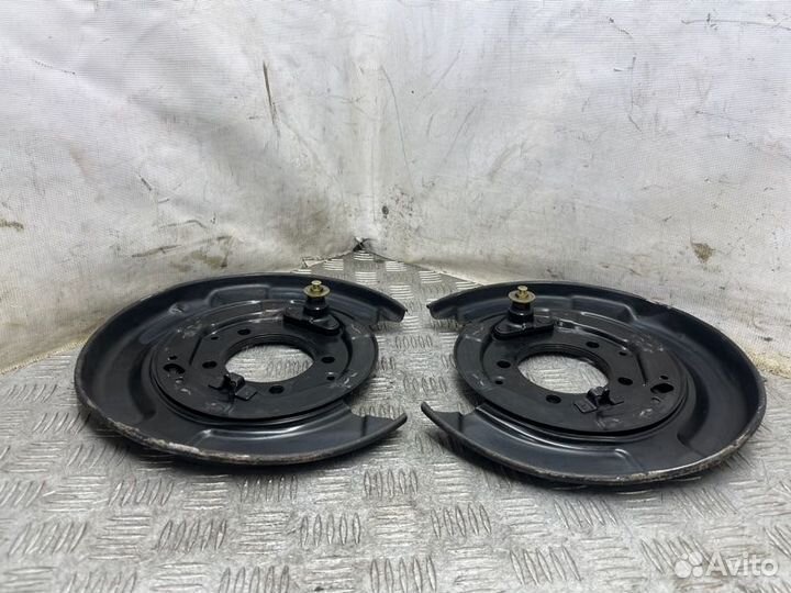 Щит опорный задний Lexus Rx350 GSU35 2grfe 2006