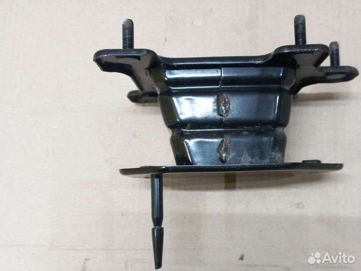 Кронштейн левый усилителя Киа Церато 3 YD