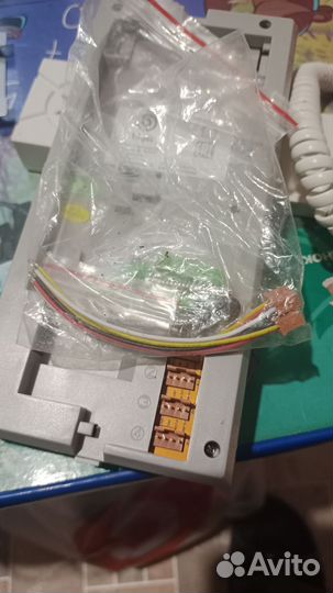 Цветной видиодомофон blyss m224w