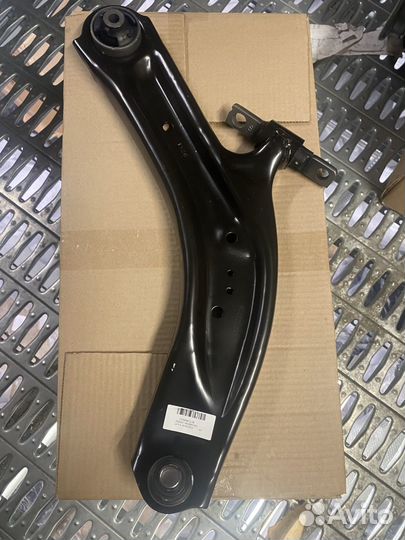 Рычаг передний 545004CL1B