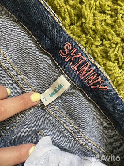 Продаются джинсы на девочку