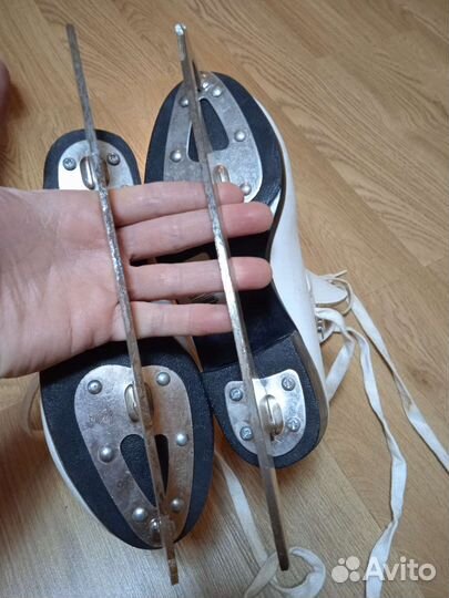 Фигурные коньки 33р