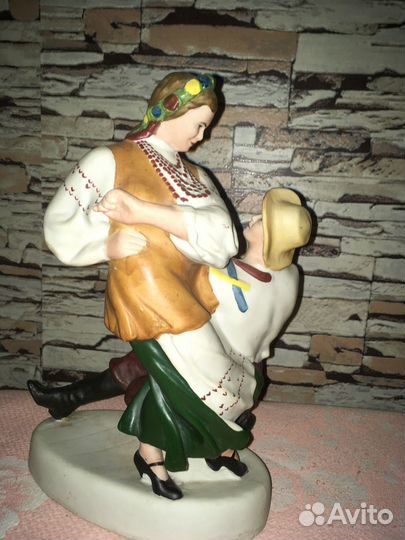 Редкая антикварная фарфоровая статуэтка «Гопак»