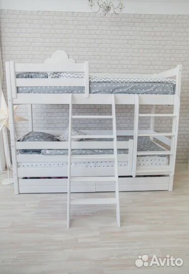 Детская кровать двухъярусная