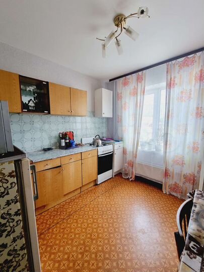 Комната 10,2 м² в 3-к., 1/9 эт.