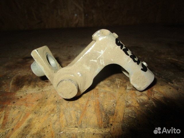 Петля двери задней правой нижняя Peugeot 206 1998