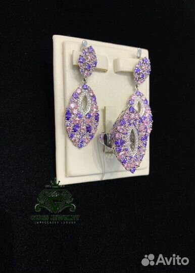 Роскошный комплект из серебра