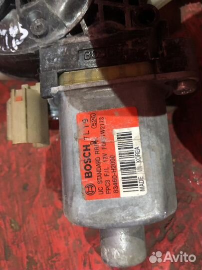 Kia Rio 4 стеклоподъемник задний правый электро