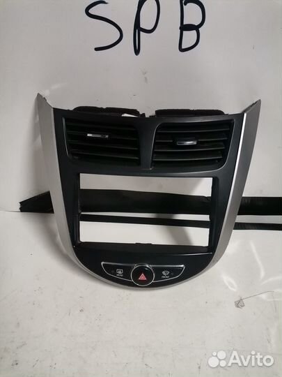 Рамка магнитолы Hyundai Solaris