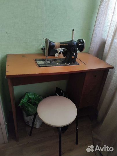 Швейная машинка чайка