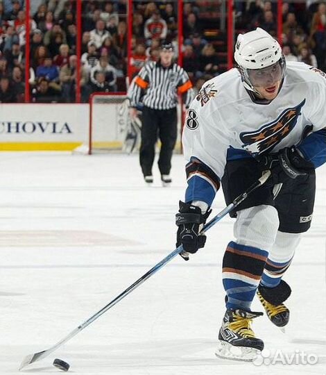 Новые хоккейные коньки CCM vector 10.0 JR