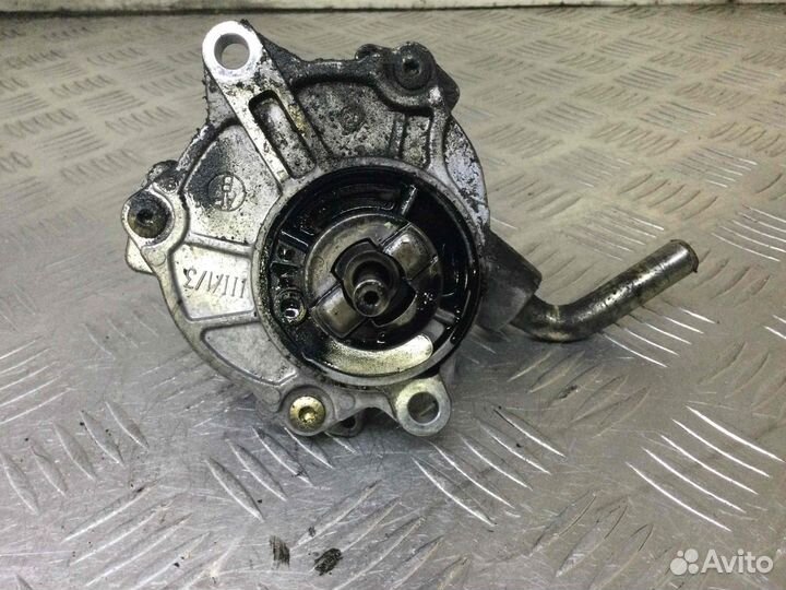 Насос вакуумный Мерседес цлк a61123000 612967