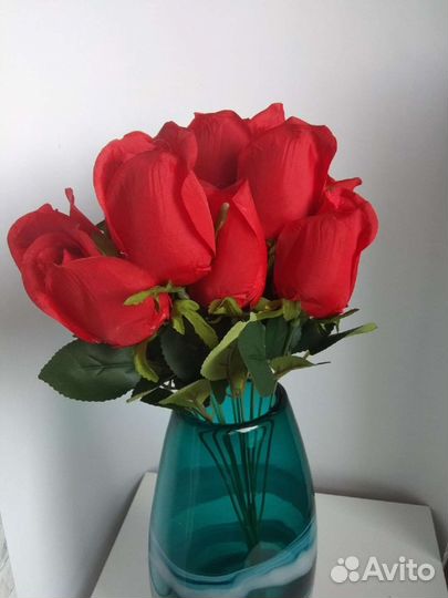 Букет искусственных роз, лилий