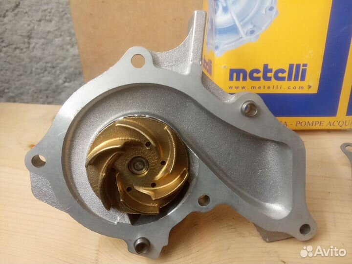 Помпа Ford Focus Fiesta Fusion C-max Volvo C30