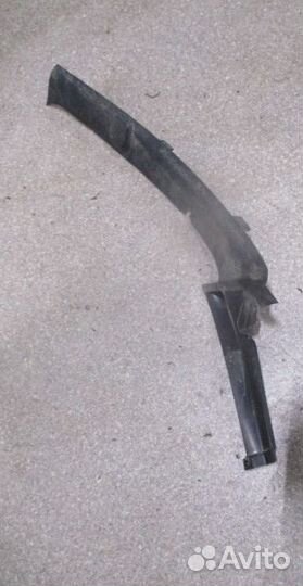 Накладка стойки лобового стекла левая MAN 81624306