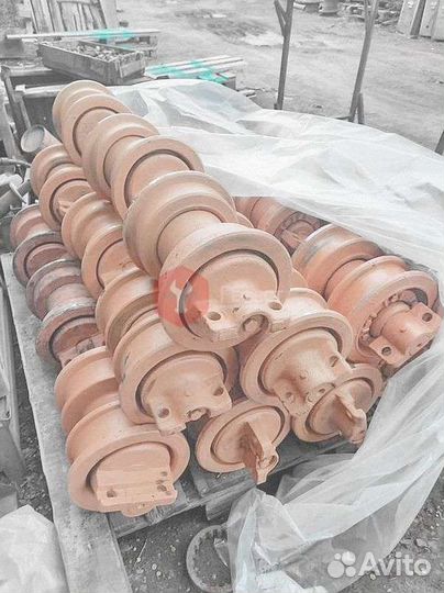 Каток опорный Hyundai 81E5-2301