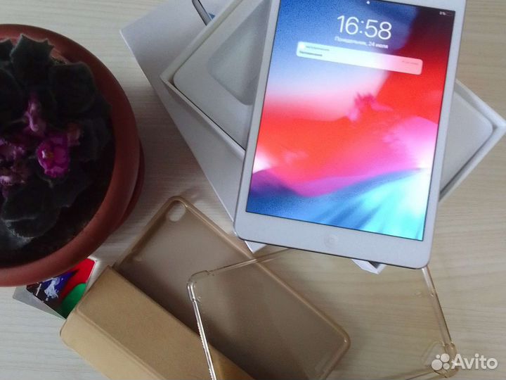 Планшет iPad mini 2