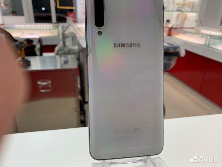 Samsung Galaxy A50, 4/64 ГБ