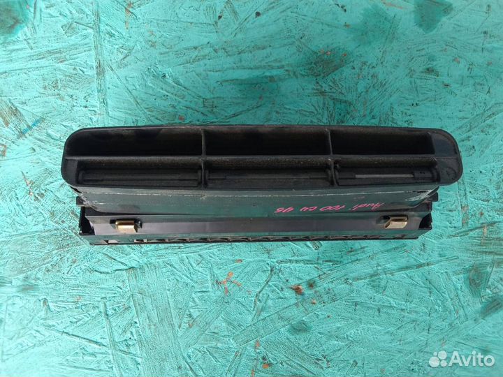 Воздуховод отопителя Audi 100 C4 45