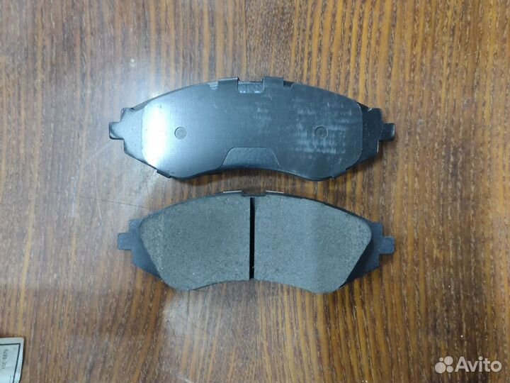 Тормозные колодки передние на chevrolet Lanos