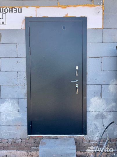 Входные двери уличный вариант