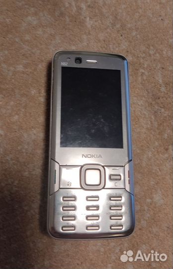 Nokia N82