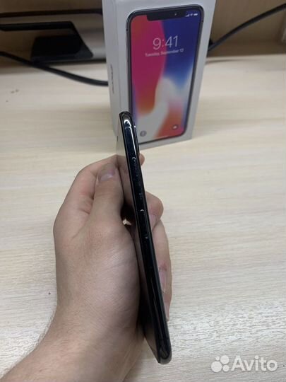 iPhone X, 64 ГБ