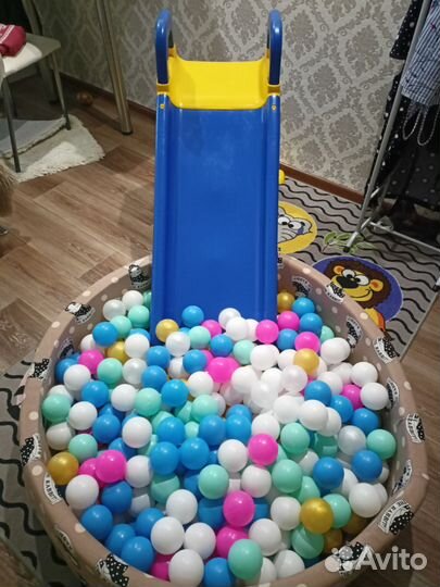Бассейн с шариками