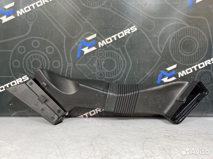 Патрубок воздушного фильтра Audi Allroad C5 ARE
