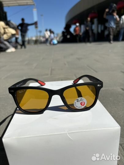 Солнцезащитные очки RAY BAN