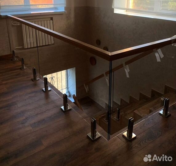 Стеклянные перила для лестниц