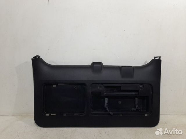 Обшивка двери багажника задняя Toyota Land Cruiser