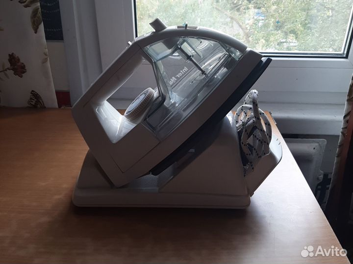 Утюг с парогенератором новый