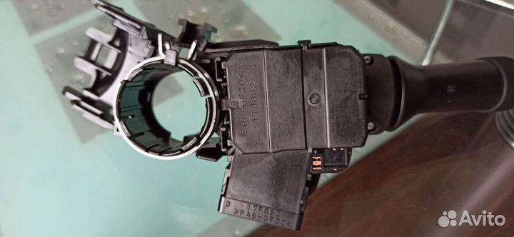 Переключатель поворотников на Тойота Королла Е 150