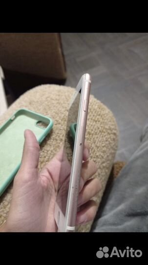 Телефон iPhone 7