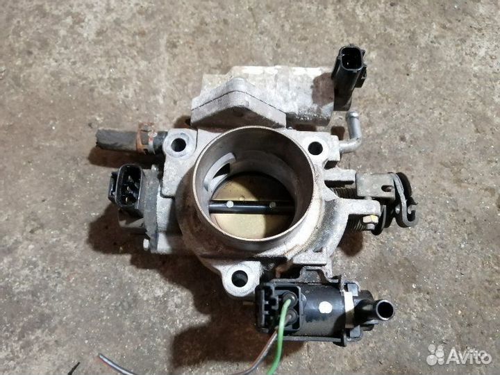 Дроссельная заслонка Mazda 3 bk Z6 1,6