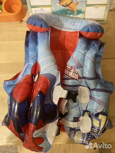 Детский спасательный жилет